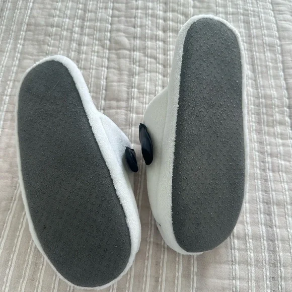 Peanuts® Snoopy Slippers With Sound, Small/Medium - Picture 3 of 3